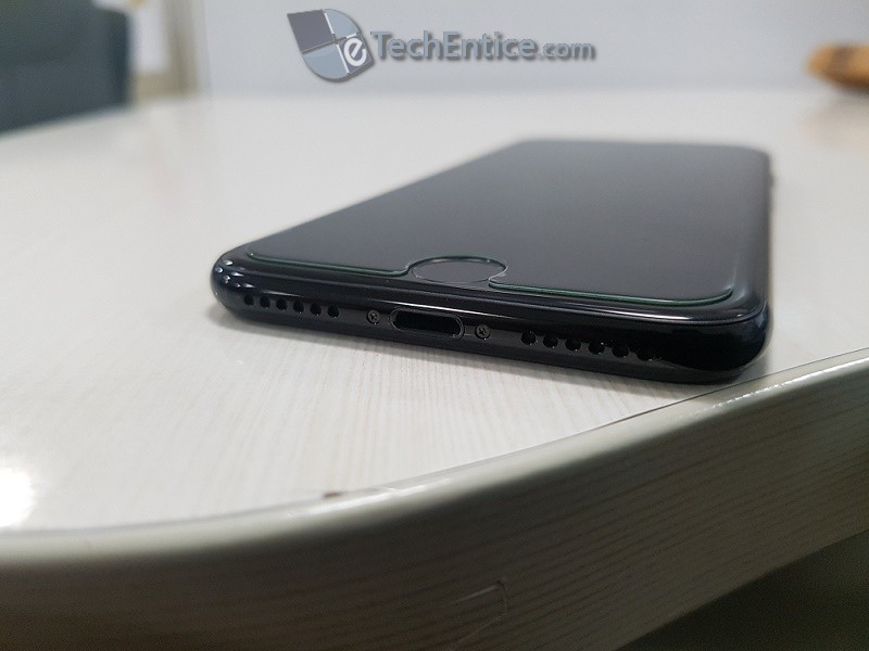 iPhone 7 128 GB Jet Black model Hands-On Review: Pros and Cons
