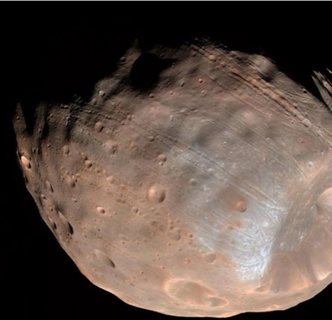 NASA says Mars may be tearing apart its closet moon Phobos