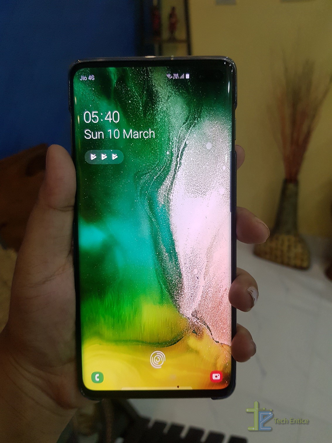 s10 plus display