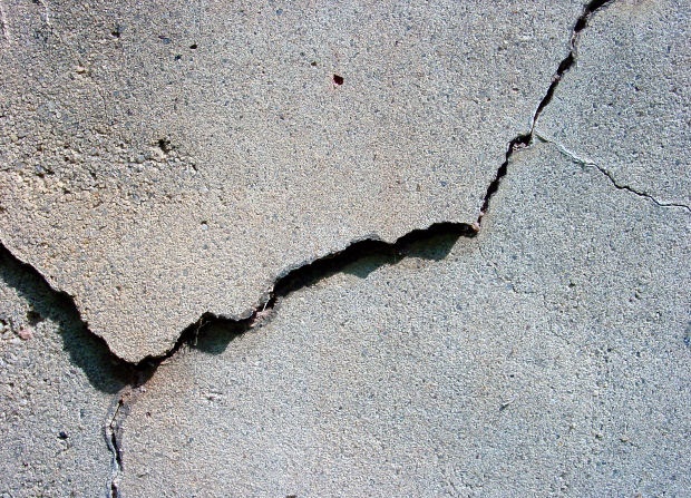 Self-Curing Concrete Fettles Cracks