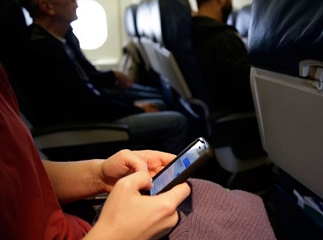 Canadian airlines will soon allow gate-to-gate electronics use
