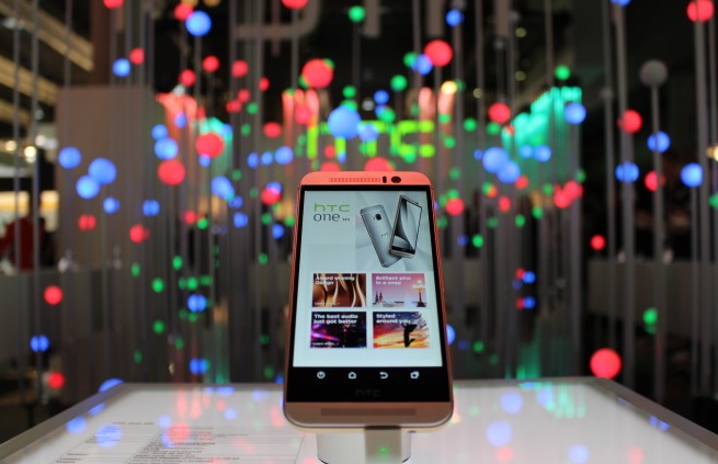 Photo Tour of HTC stand in MWC 2015