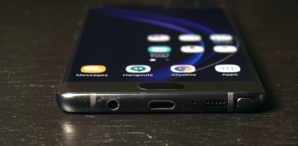 Samsung rumored to drop headphone jack with Galaxy S8