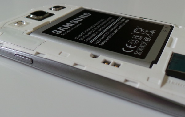 Stanford University researchers produced a "self-extinguishing" lithium-ion battery