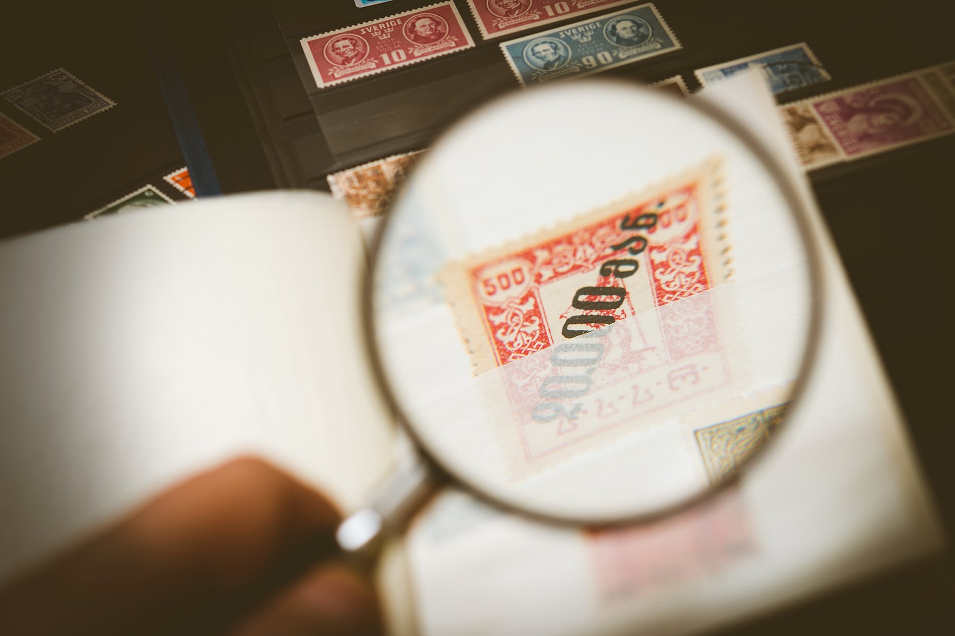 Online vs Offline: Where’s best for buying stamps?