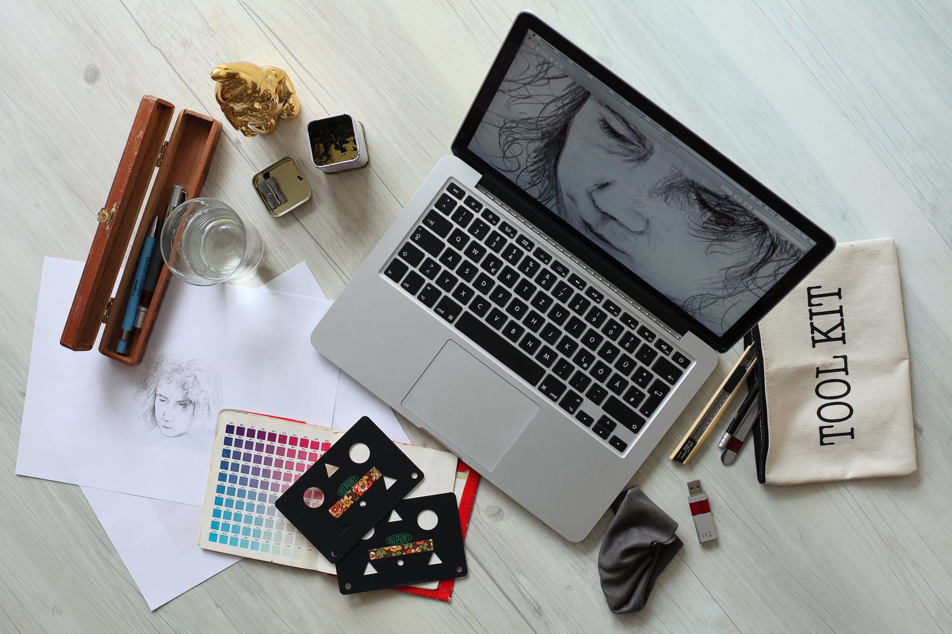 A Perfect Startup Guide On Graphic Designing For Beginners