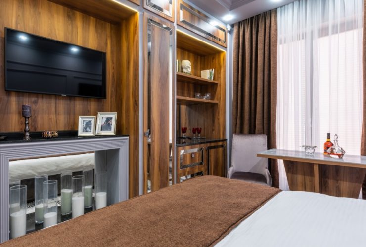 why do tv speakers sound bad?